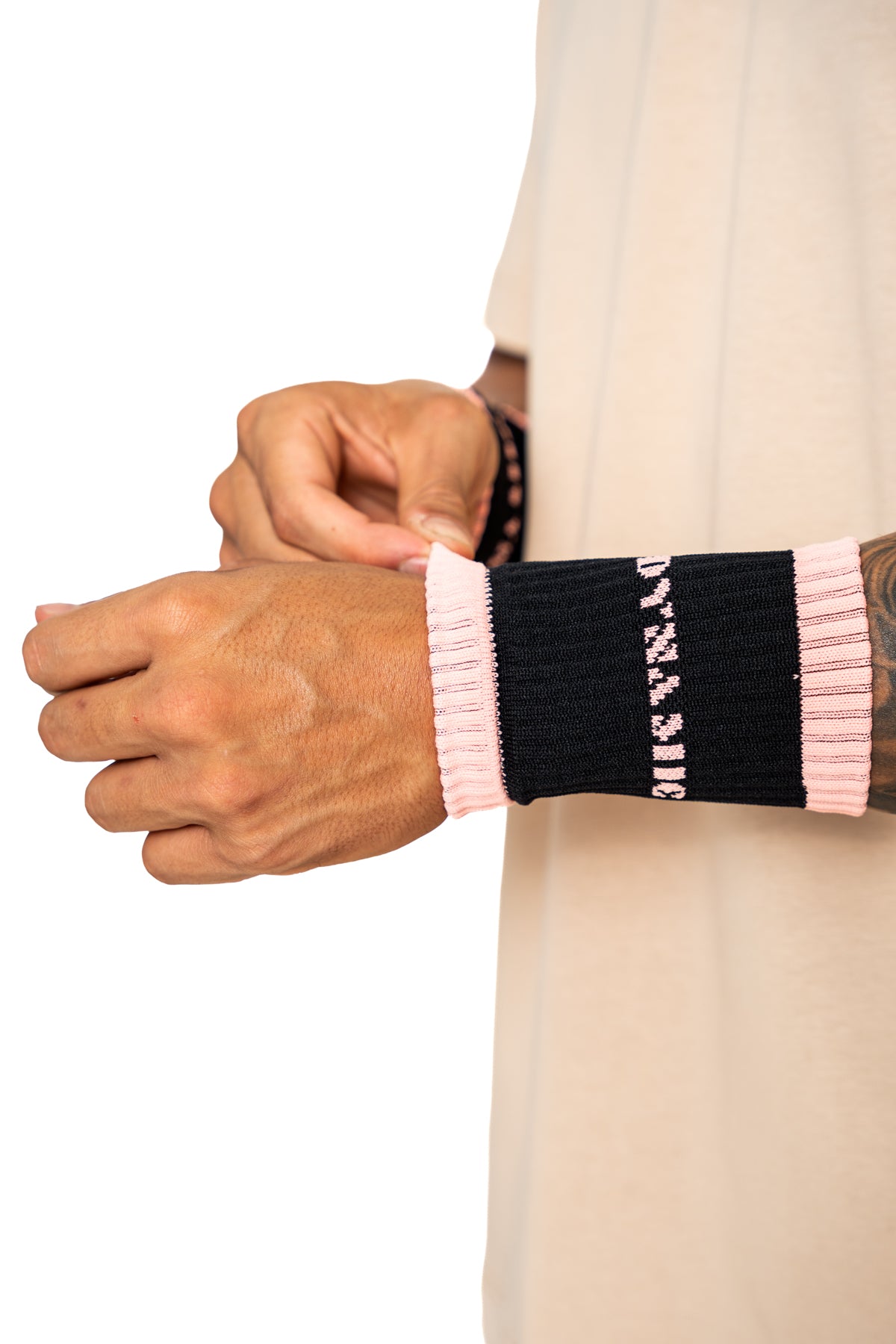 WRISTBAND DINAMYC (muñequera de sudor) Negra con Salmón