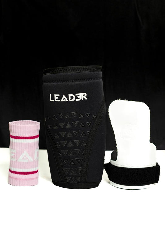 COMBO RODILLERAS + CALLERAS BLANCAS + WRITSBAND